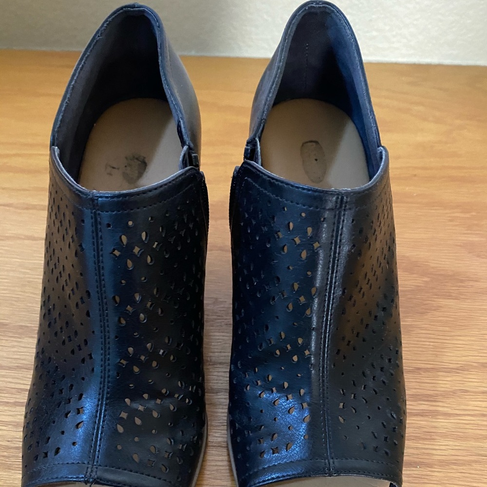 Women’s black peep toe wedges